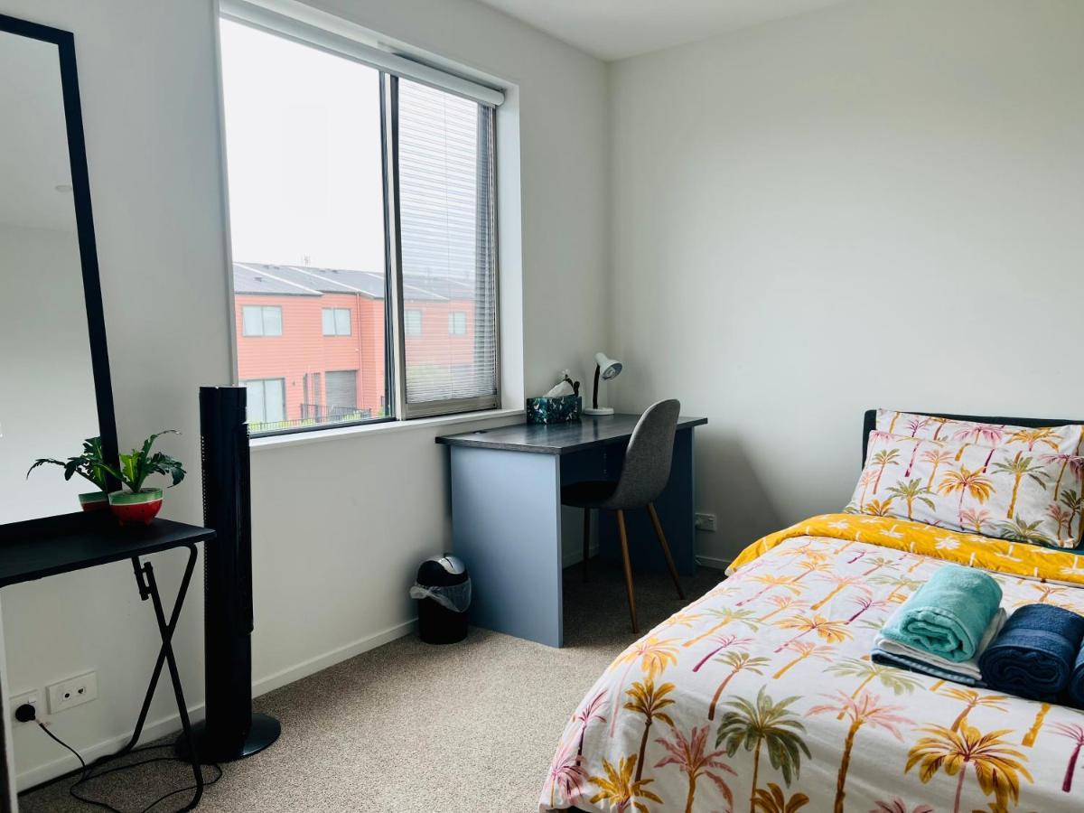 Ln Homestay In Flat Bush Оукланд Екстериор снимка