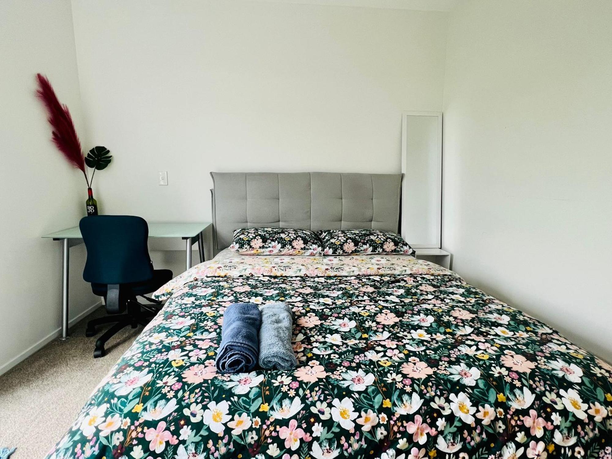 Ln Homestay In Flat Bush Оукланд Екстериор снимка